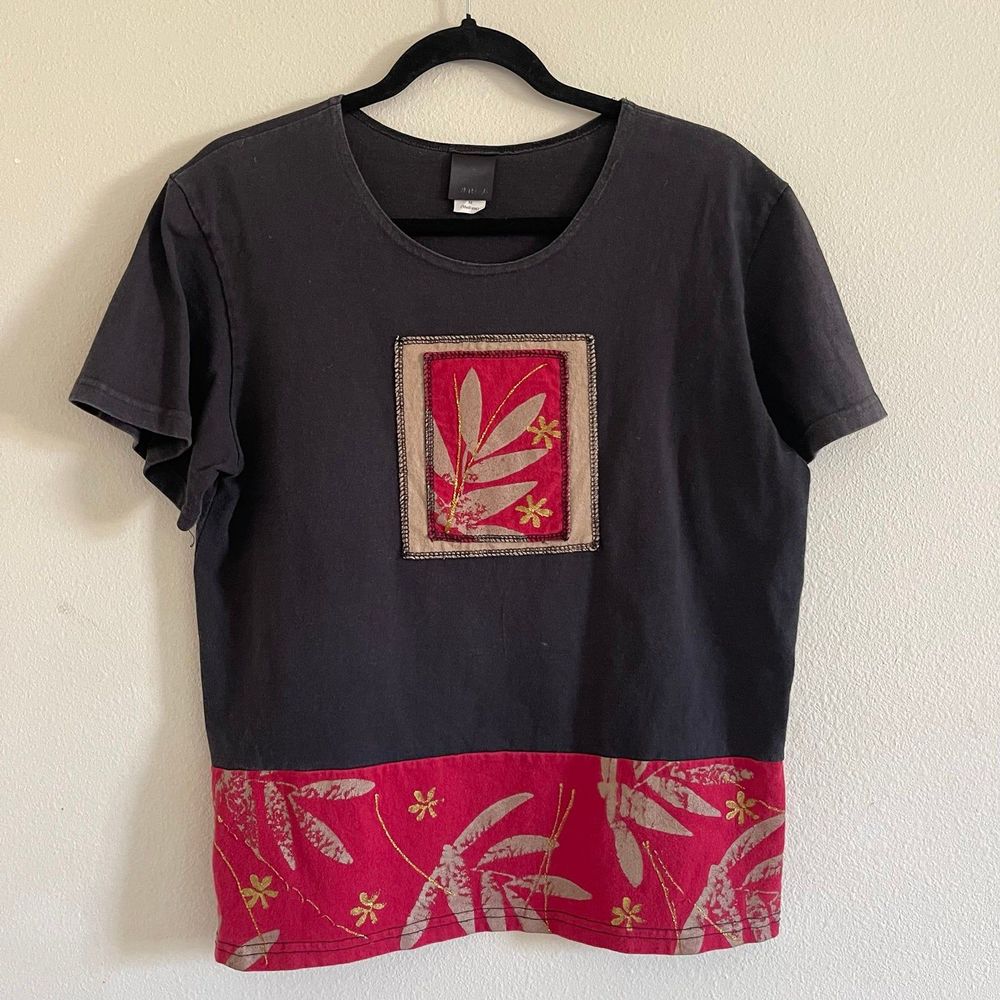 vintage christmas hawaii vibes t shirt size medium black red